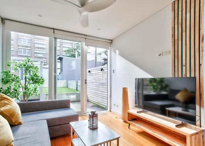 Astounding 3 Bedroom House Surry Hills 2 E-Bikes Included