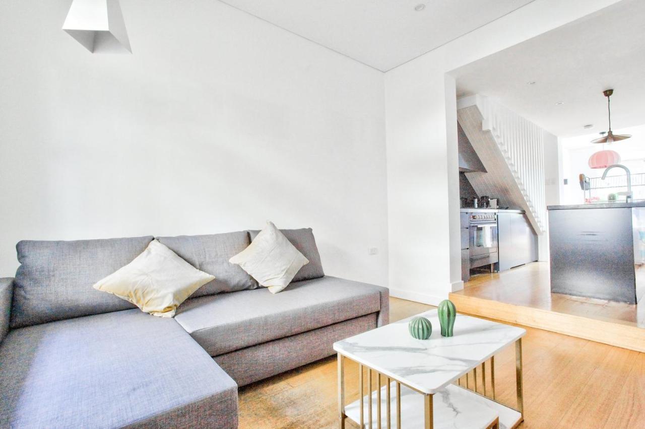 Astounding 3 Bedroom House Surry Hills 2 E-bikes Included Holiday home Sydney